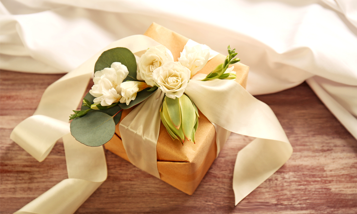 Hoa tươi và thiệp là cách để bạn chinh phục trái tim các cô gái nhân ngày 8/3 Hoa tươi và thiệp là cách để bạn chinh phục trái tim các cô gái nhân ngày 8/3